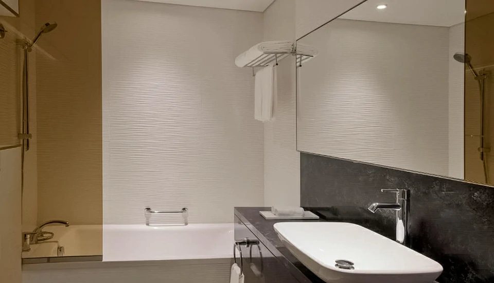 هتل فرست کالکشن واتر فرانت دبی